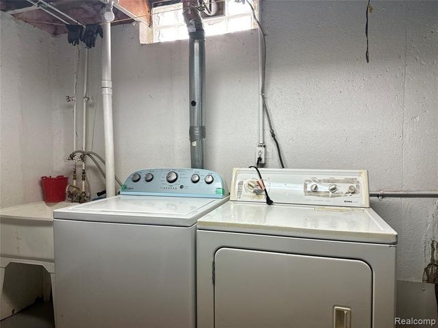 24684 Warner Avenue, Warren, MI 48091