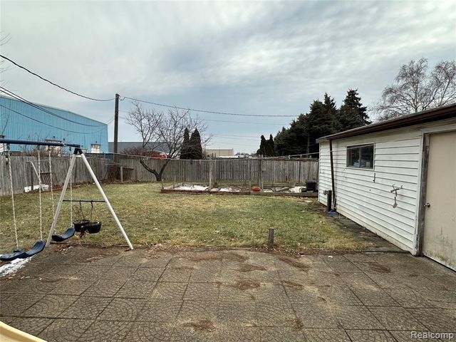 24684 Warner Avenue, Warren, MI 48091