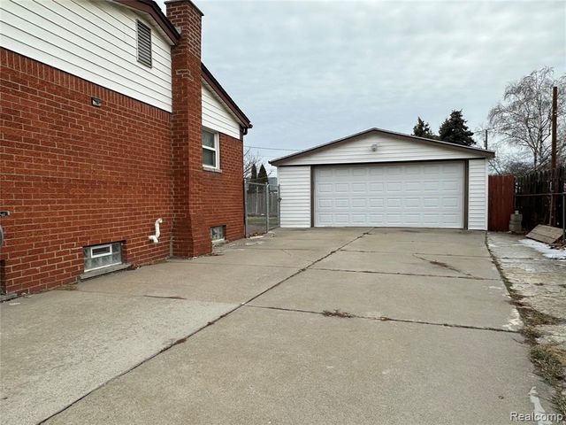 24684 Warner Avenue, Warren, MI 48091