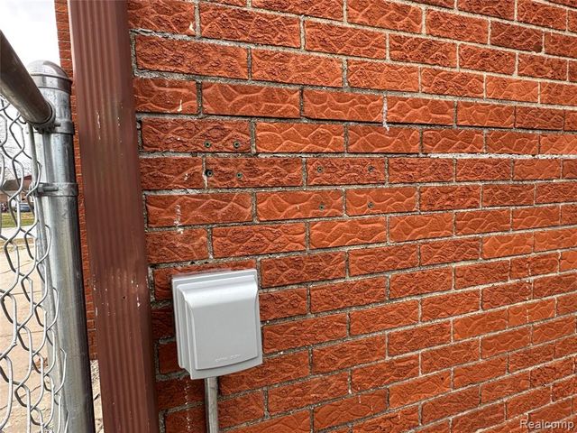 24684 Warner Avenue, Warren, MI 48091