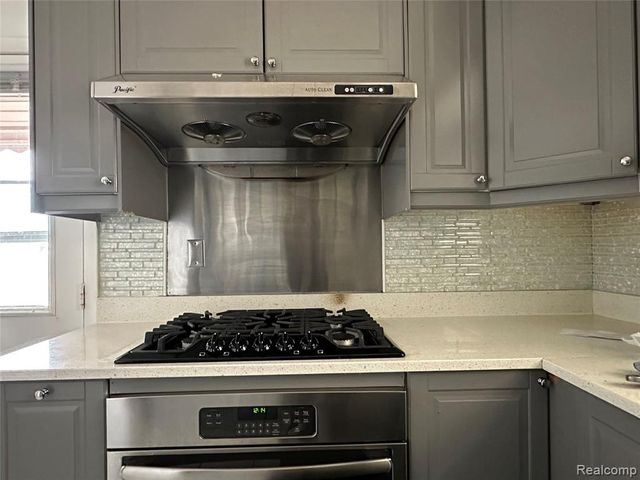 24684 Warner Avenue, Warren, MI 48091