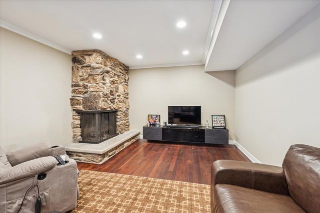 1908 Mccraren Road, Highland Park, IL 60035