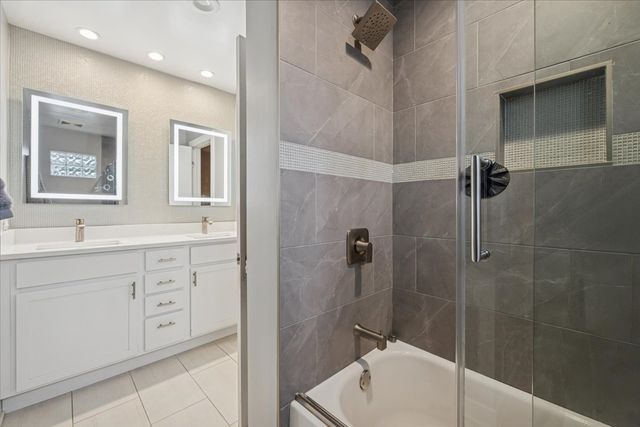 1908 Mccraren Road, Highland Park, IL 60035