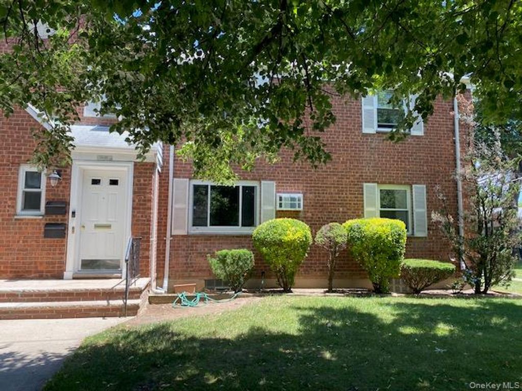 73-03 Little Neck H-1, Glen Oaks, NY 11004