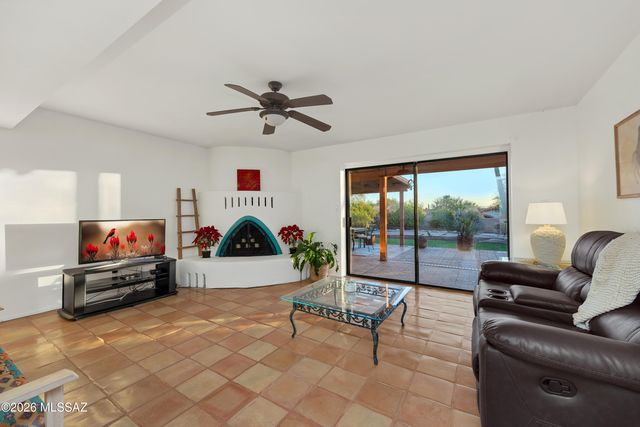 800 E Camino Alberca, Tucson, AZ 85718