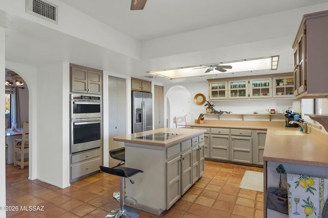 800 E Camino Alberca, Tucson, AZ 85718