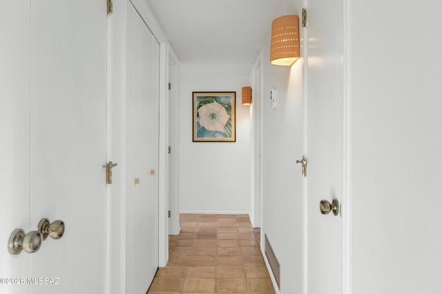 800 E Camino Alberca, Tucson, AZ 85718