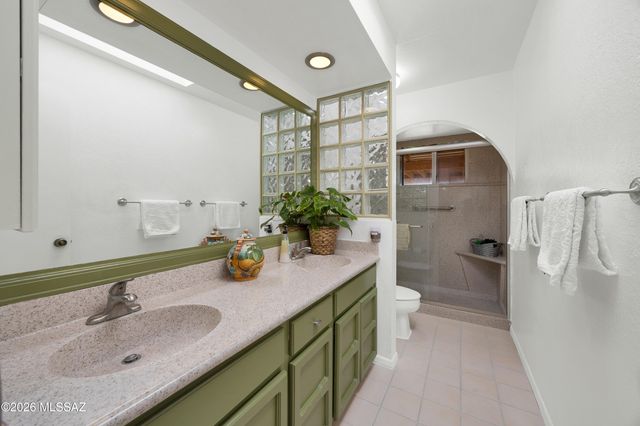 800 E Camino Alberca, Tucson, AZ 85718