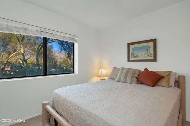 800 E Camino Alberca, Tucson, AZ 85718