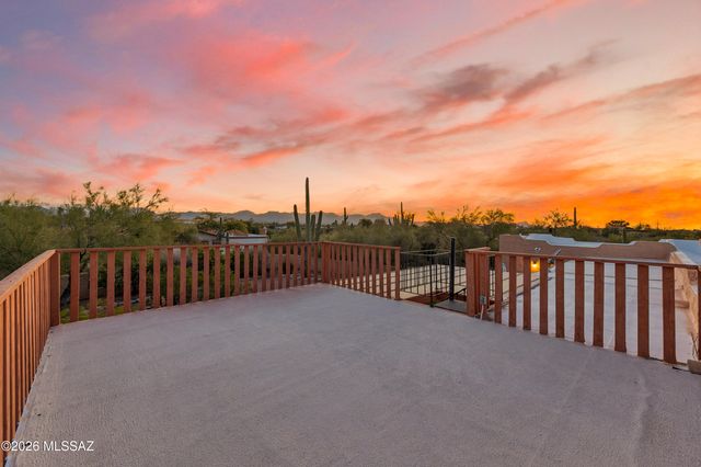 800 E Camino Alberca, Tucson, AZ 85718