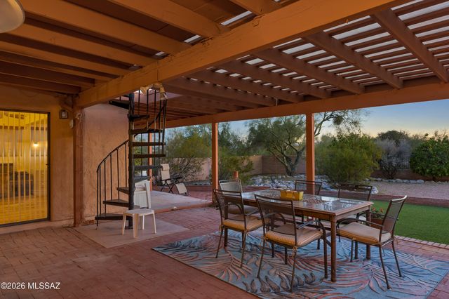 800 E Camino Alberca, Tucson, AZ 85718