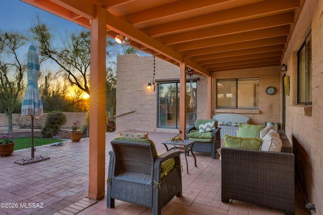 800 E Camino Alberca, Tucson, AZ 85718