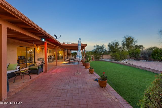 800 E Camino Alberca, Tucson, AZ 85718