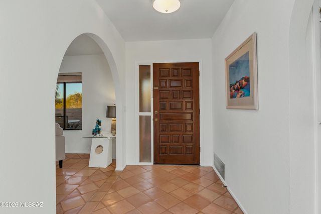 800 E Camino Alberca, Tucson, AZ 85718