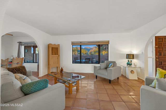 800 E Camino Alberca, Tucson, AZ 85718