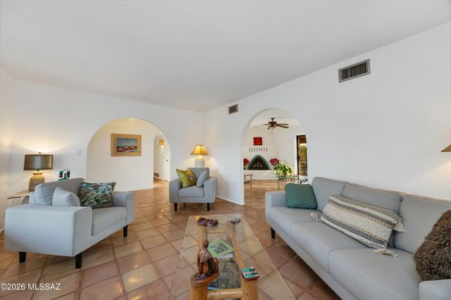 800 E Camino Alberca, Tucson, AZ 85718