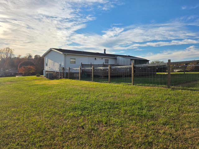 85 Chestnut Meadows DR, Martinsville, VA 24112