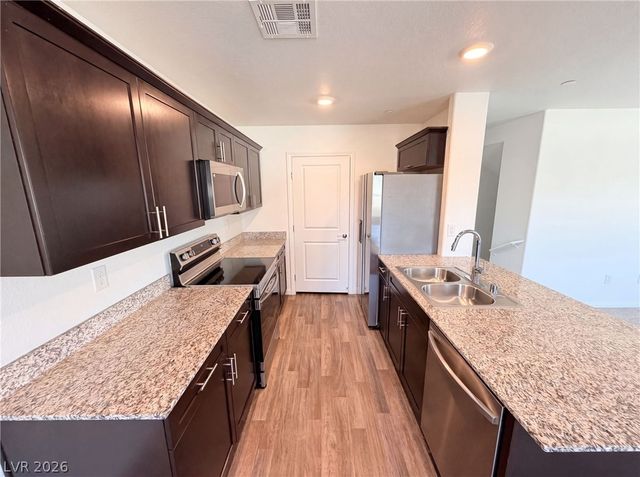 6929 Crimson Shadow Street, North Las Vegas, NV 89086