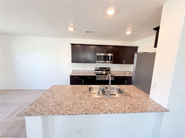 6929 Crimson Shadow Street, North Las Vegas, NV 89086
