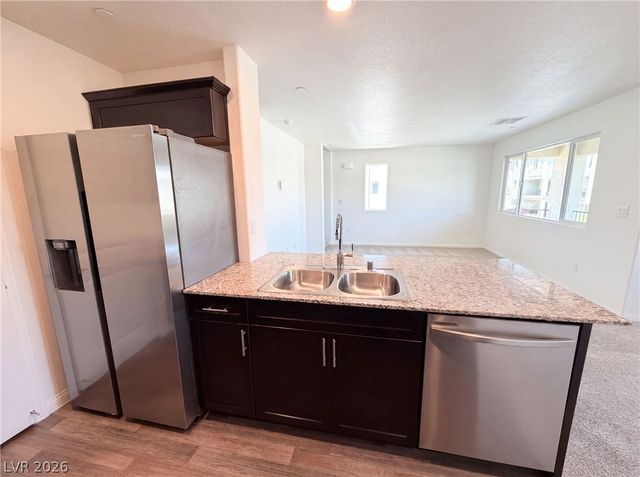 6929 Crimson Shadow Street, North Las Vegas, NV 89086