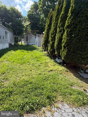 1113 HOLLYWOOD DR, Reading, PA 19606
