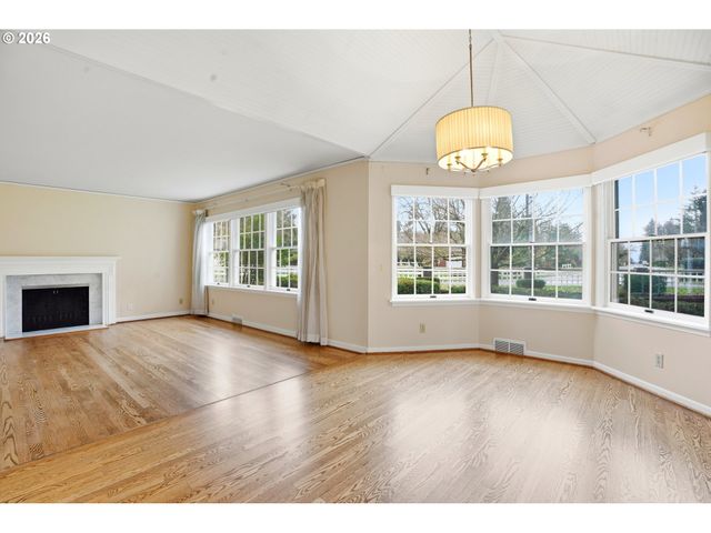 300 S DEVINE Rd, Vancouver, WA 98661