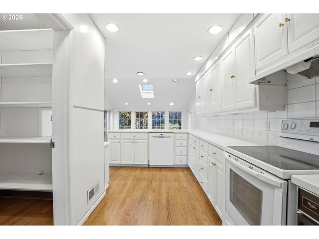 300 S DEVINE Rd, Vancouver, WA 98661