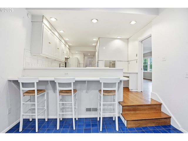 300 S DEVINE Rd, Vancouver, WA 98661