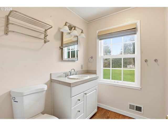 300 S DEVINE Rd, Vancouver, WA 98661