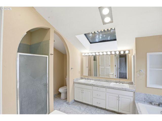 300 S DEVINE Rd, Vancouver, WA 98661