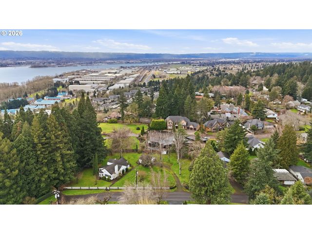 300 S DEVINE Rd, Vancouver, WA 98661