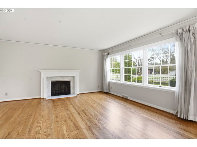 300 S DEVINE Rd, Vancouver, WA 98661