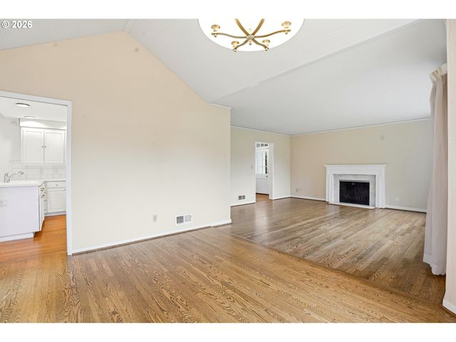 300 S DEVINE Rd, Vancouver, WA 98661