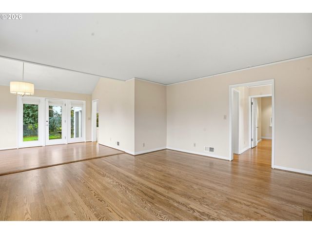 300 S DEVINE Rd, Vancouver, WA 98661