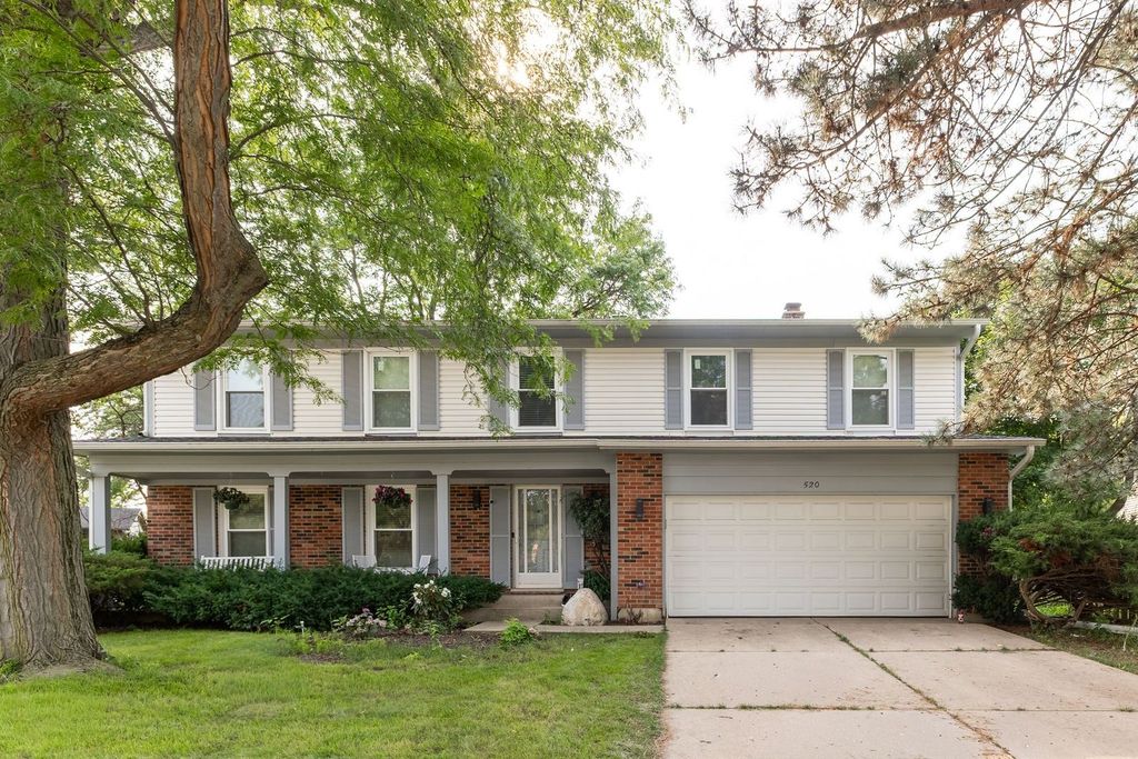 520 Highland Grove Drive, Buffalo Grove, IL 60089