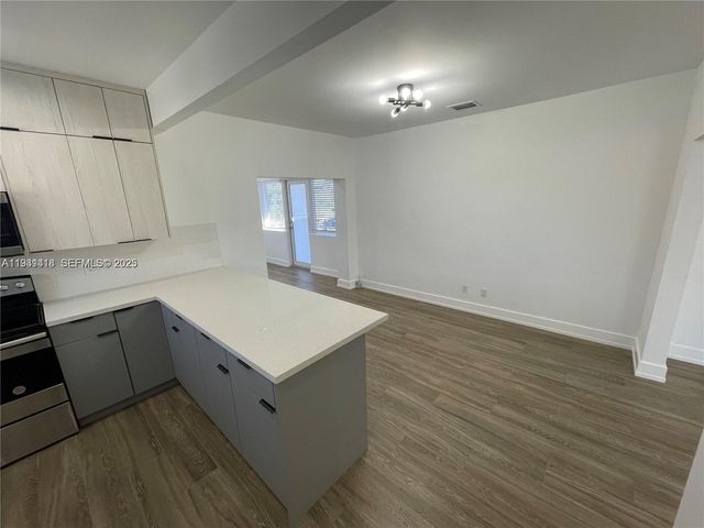 1051 SW 8th Ave 1051, Miami, FL 33130