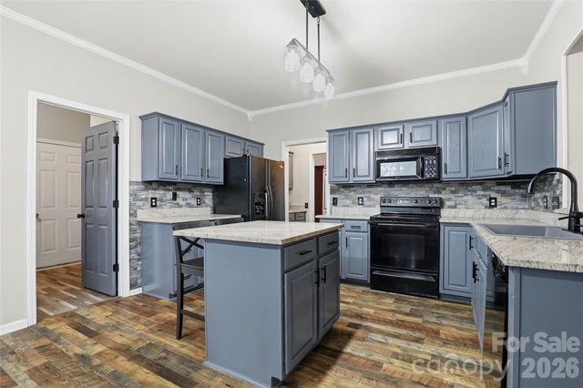 4018 Manor House Drive, Charlotte, NC 28270