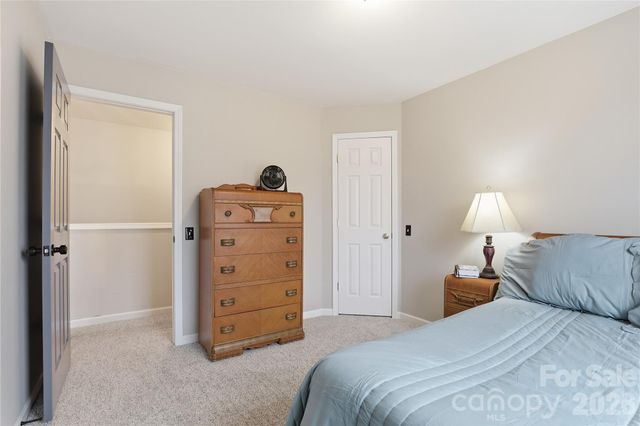 4018 Manor House Drive, Charlotte, NC 28270