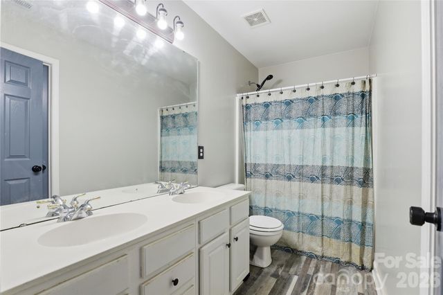 4018 Manor House Drive, Charlotte, NC 28270