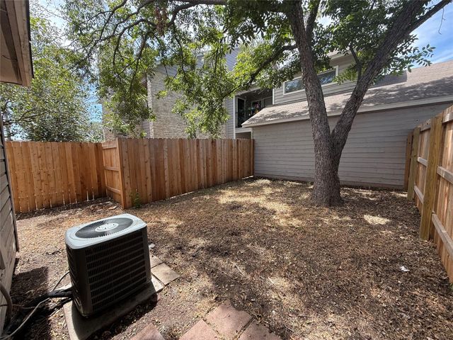 8909 Schick RD A, Austin, TX 78729