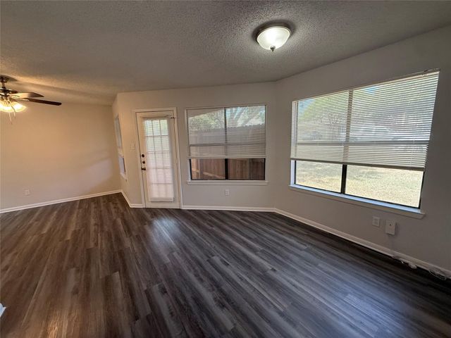 8909 Schick RD A, Austin, TX 78729