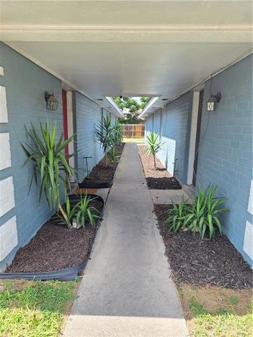 900 W Caffery Avenue, Pharr, TX 78577