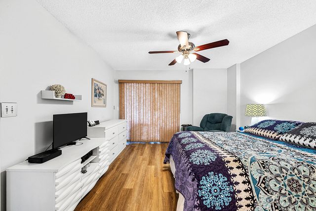 3146 Via Poinciana 307, Lake Worth, FL 33467