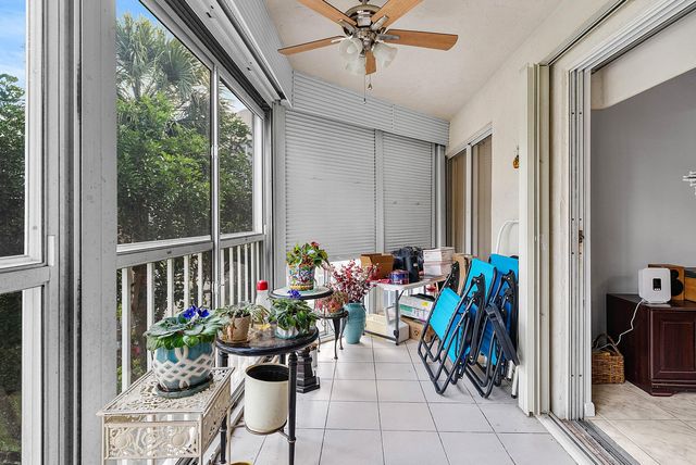 3146 Via Poinciana 307, Lake Worth, FL 33467