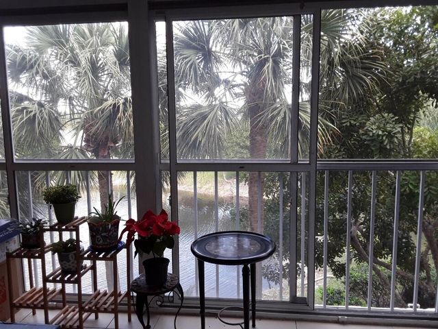 3146 Via Poinciana 307, Lake Worth, FL 33467