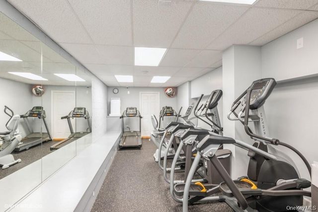 60 white oak st street 5D, New Rochelle, NY 10801