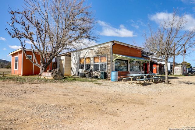TBD Fm 1077, Bandera, TX 78003