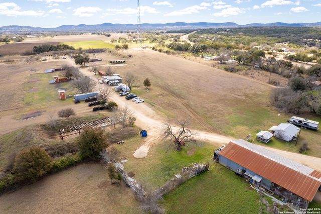 TBD Fm 1077, Bandera, TX 78003