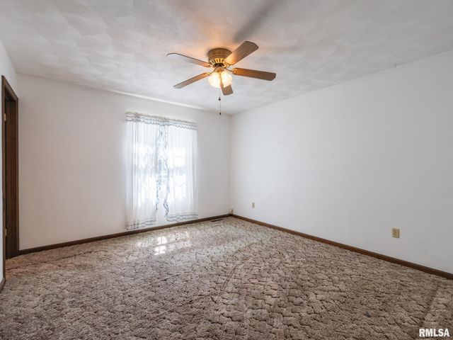13426 BAYBERRY Court, Chillicothe, IL 61523
