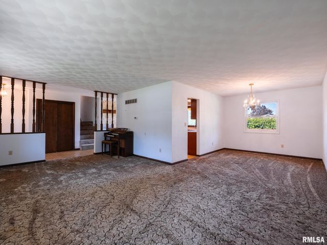 13426 BAYBERRY Court, Chillicothe, IL 61523
